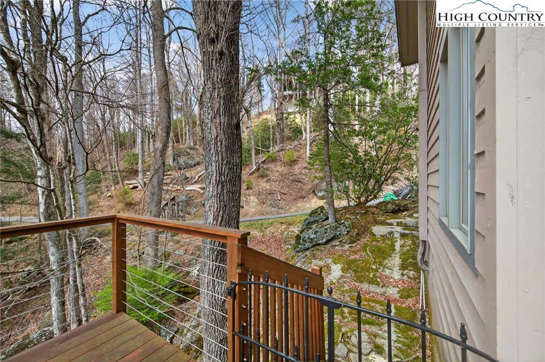 Image number 16 for the current listing