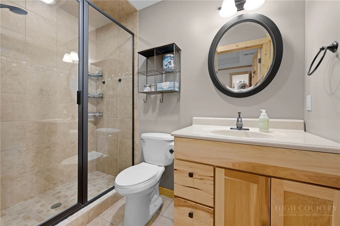 Image number 2 for the current listing