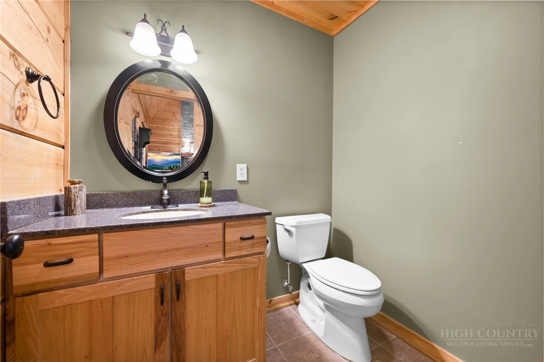 Image number 13 for the current listing