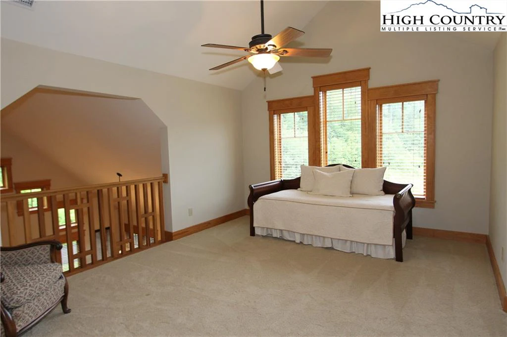 Image number 10 for the current listing