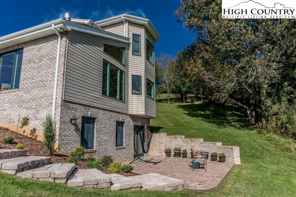 Image number 8 for the current listing