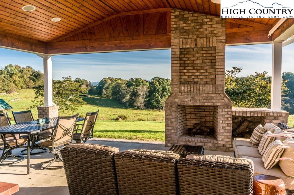 Image number 5 for the current listing