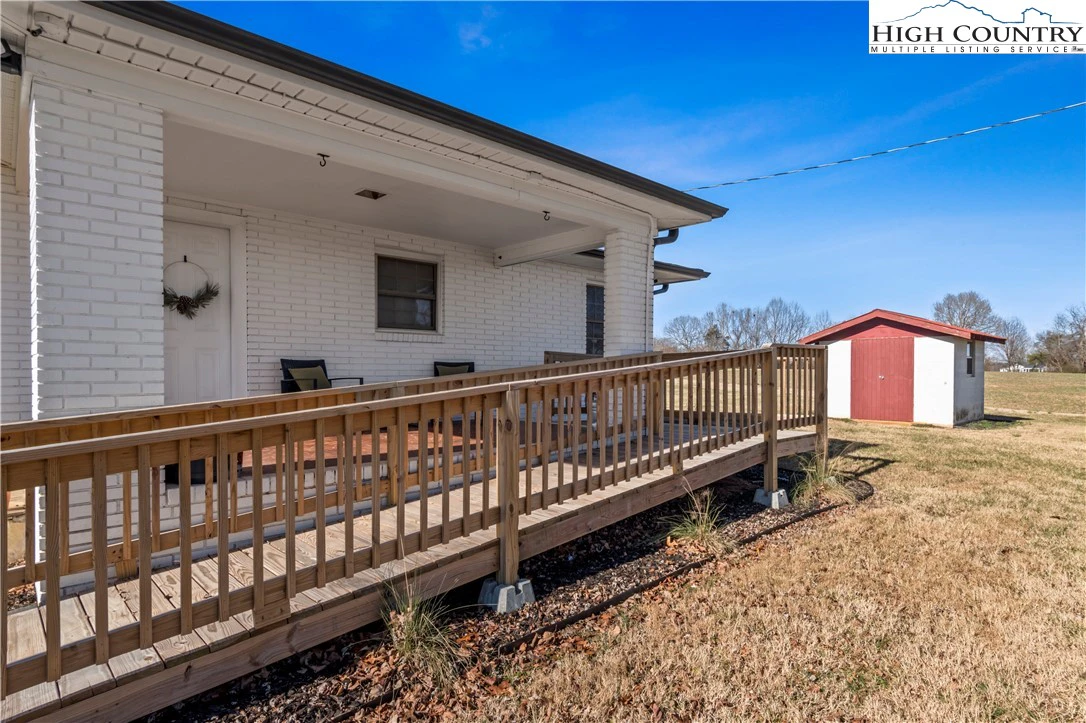 Image number 15 for the current listing