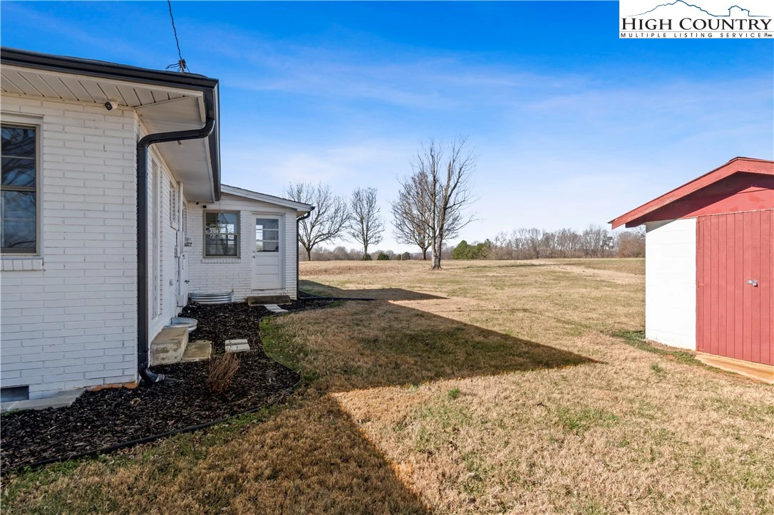 Image number 16 for the current listing