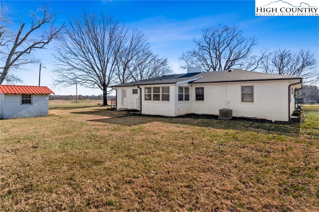 Image number 17 for the current listing