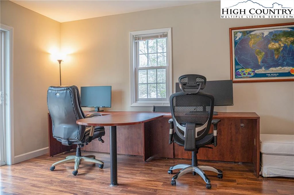 Image number 10 for the current listing
