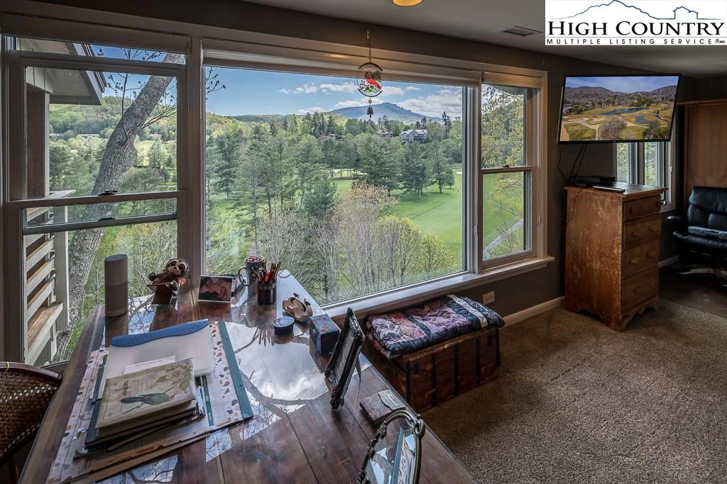 Image number 3 for the current listing