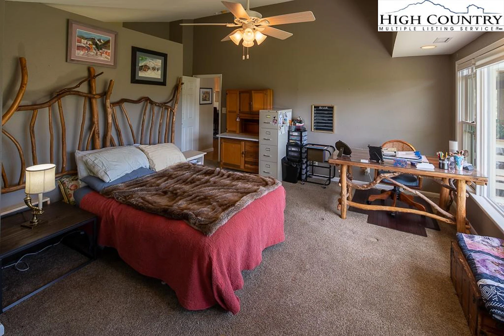 Image number 4 for the current listing