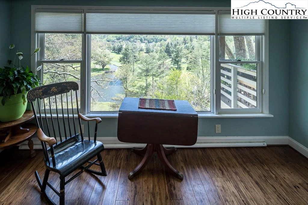 Image number 12 for the current listing