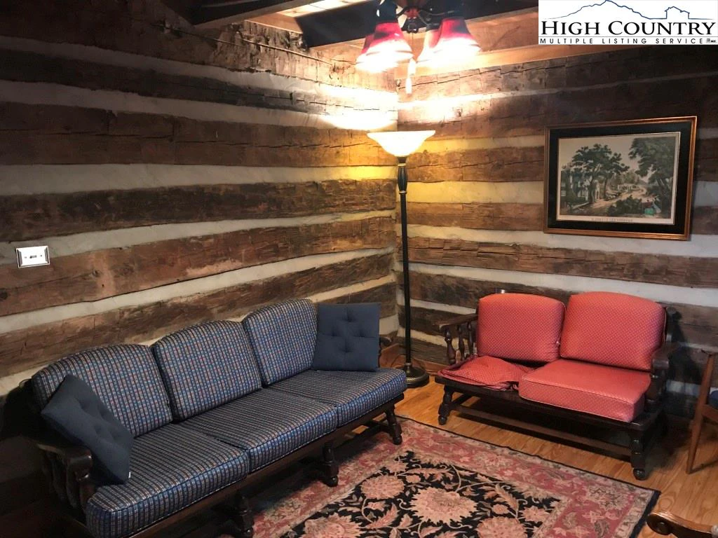 Image number 3 for the current listing