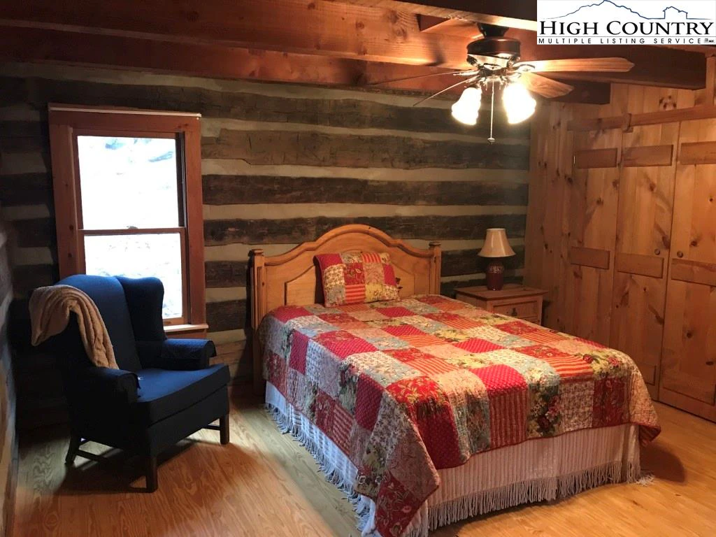 Image number 5 for the current listing