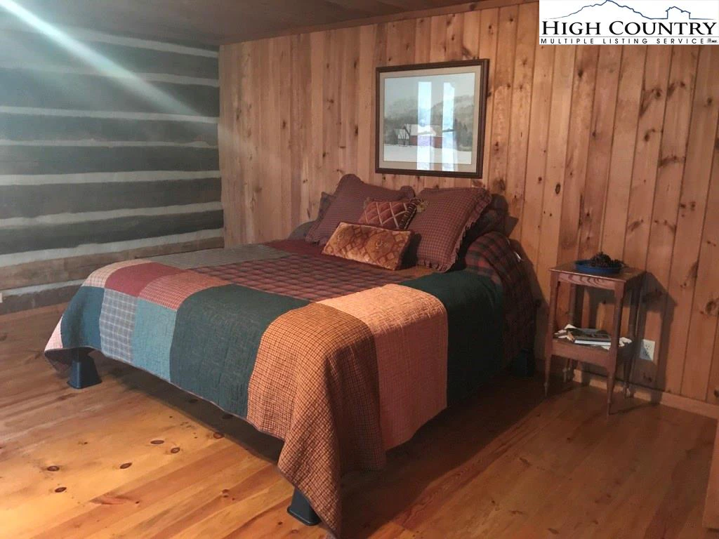 Image number 2 for the current listing