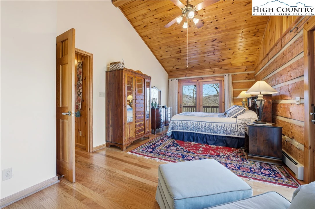 Image number 4 for the current listing