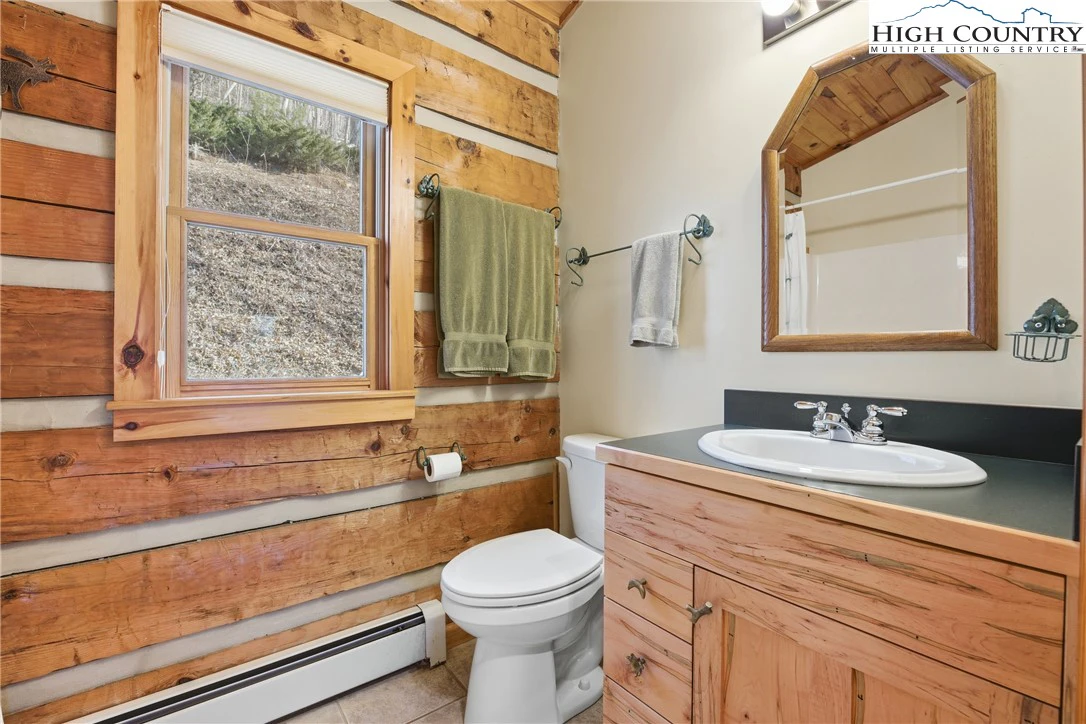 Image number 9 for the current listing