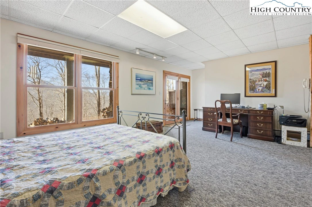 Image number 2 for the current listing