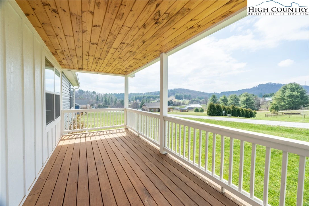 Image number 4 for the current listing