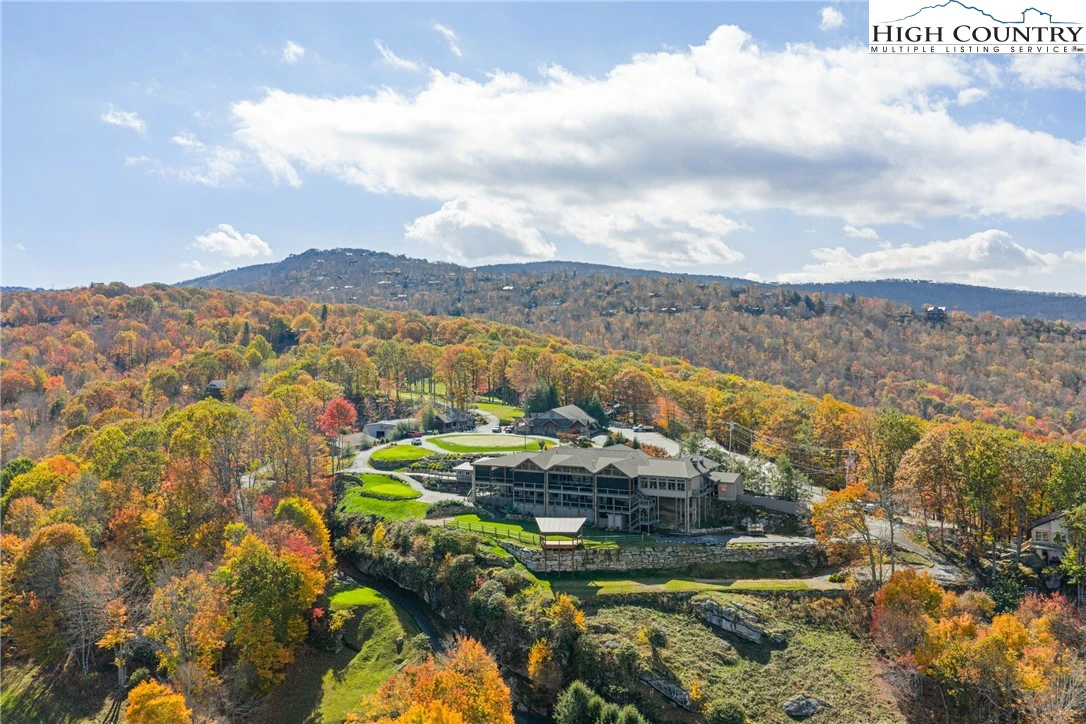 Image number 19 for the current listing