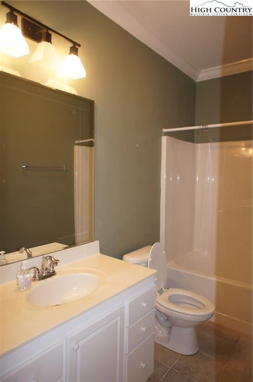 Image number 14 for the current listing