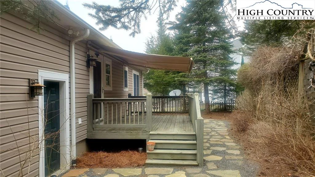 Image number 19 for the current listing