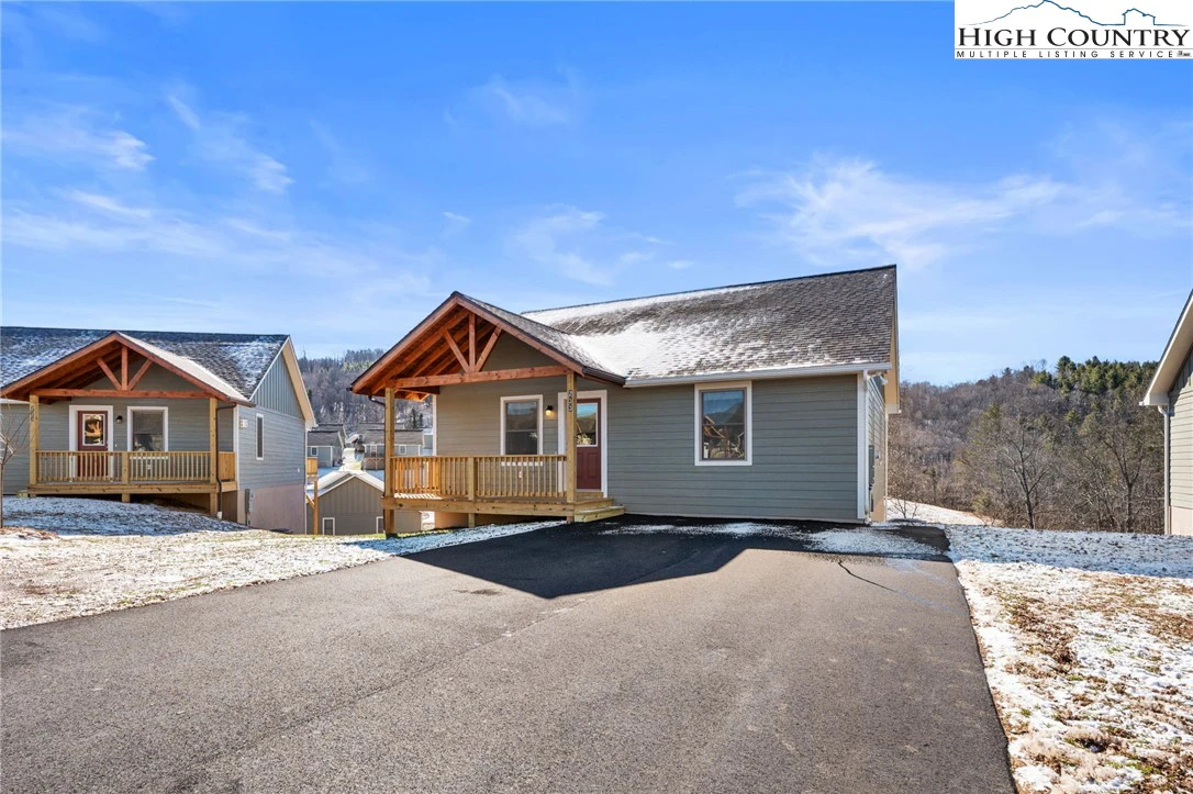 Image number 1 for the current listing