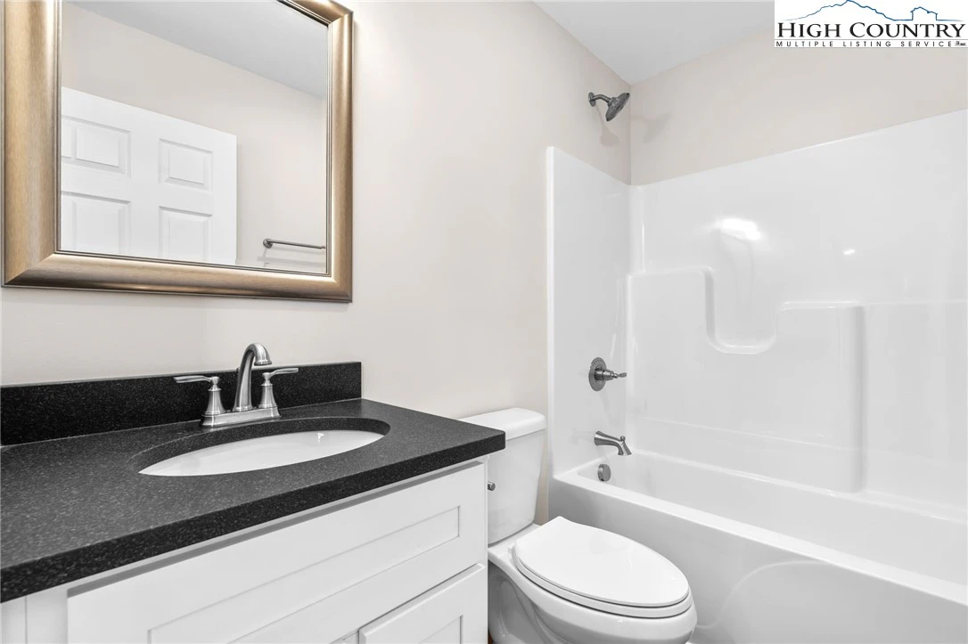 Image number 11 for the current listing