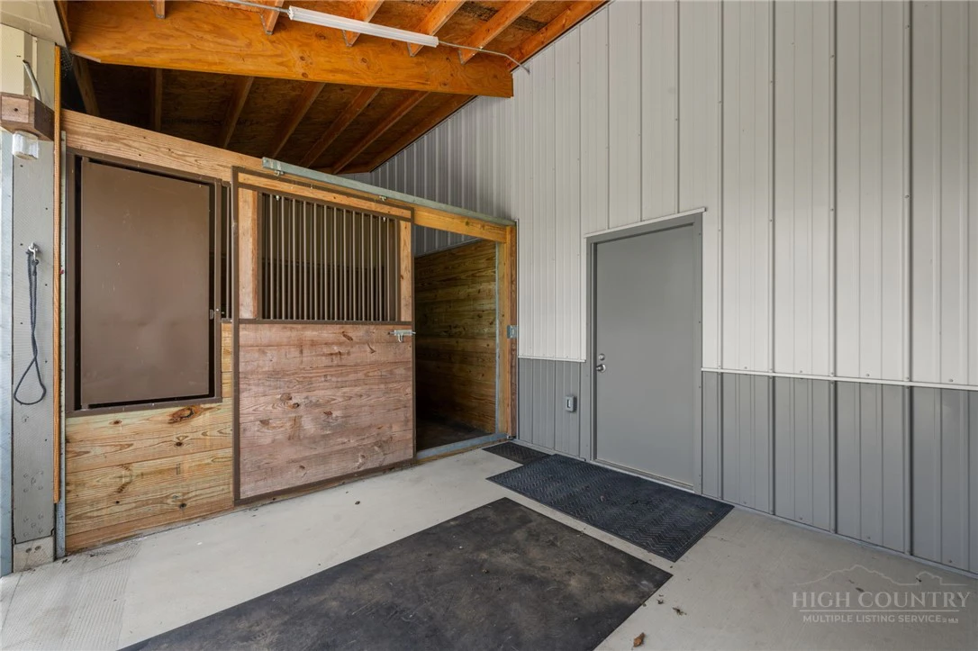 Image number 13 for the current listing