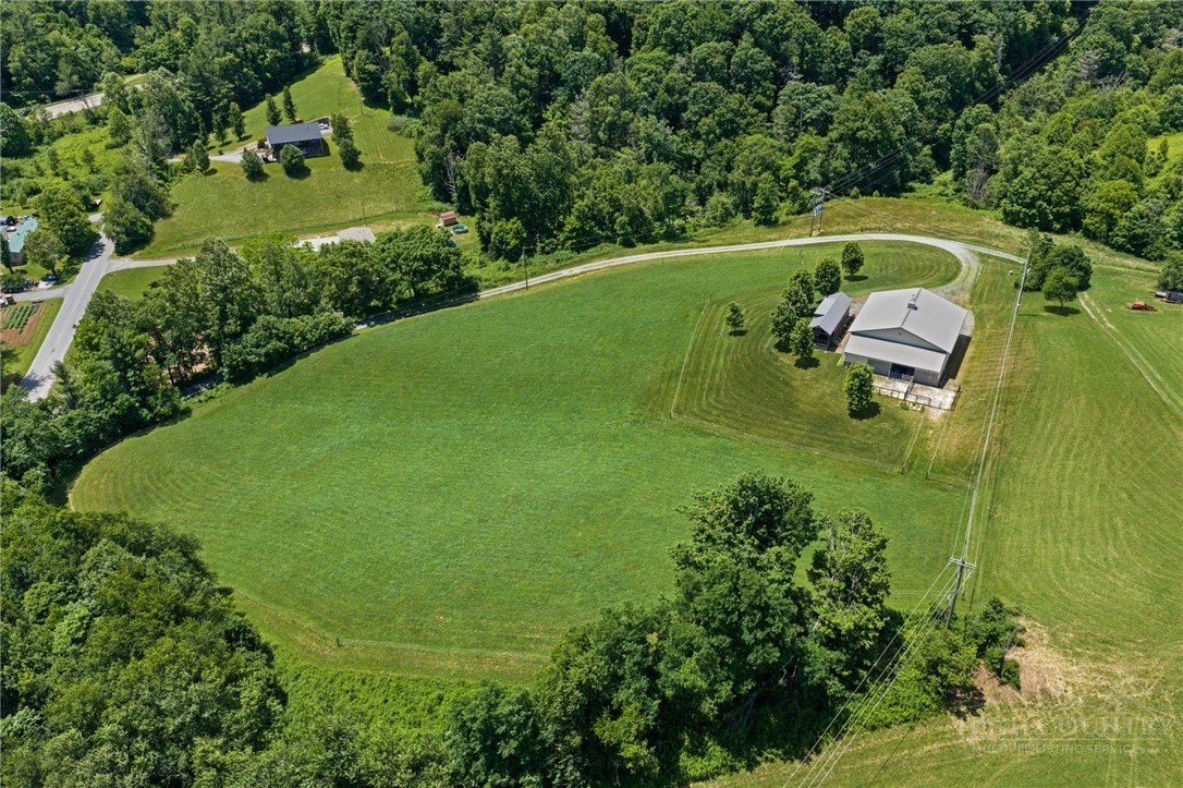 Image number 31 for the current listing