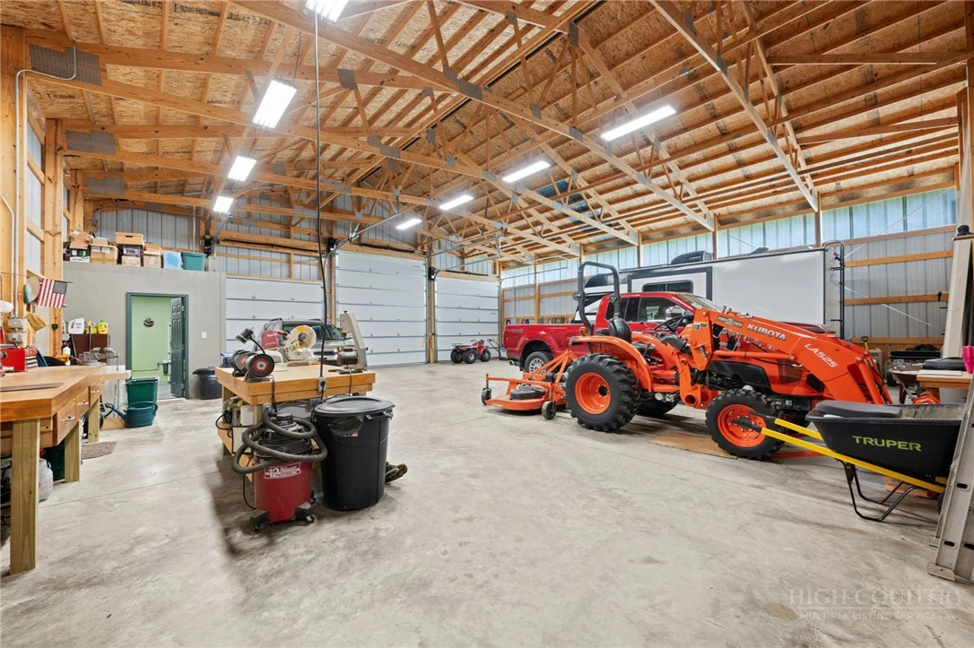 Image number 5 for the current listing