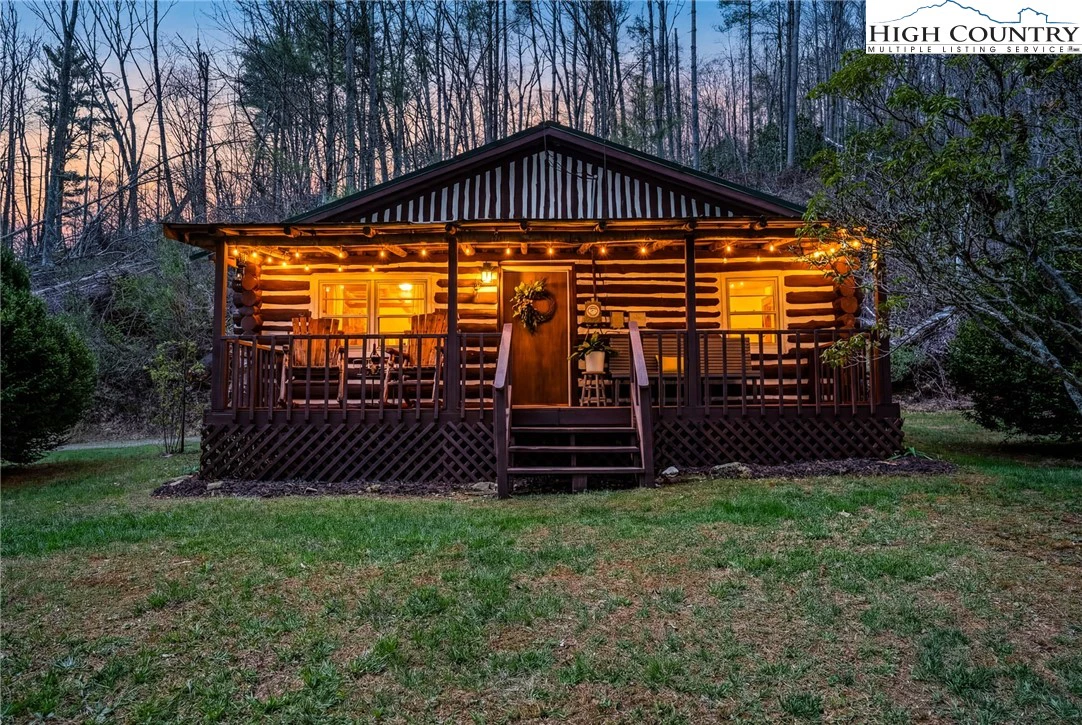 Image number 1 for the current listing