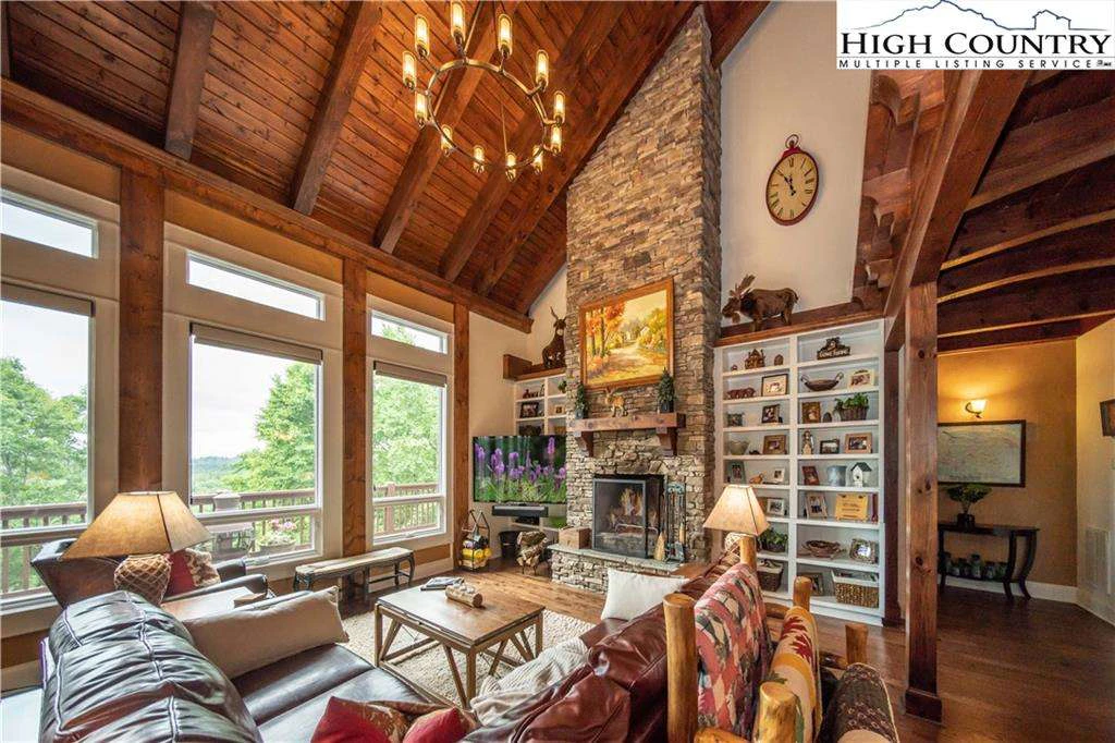 Image number 1 for the current listing