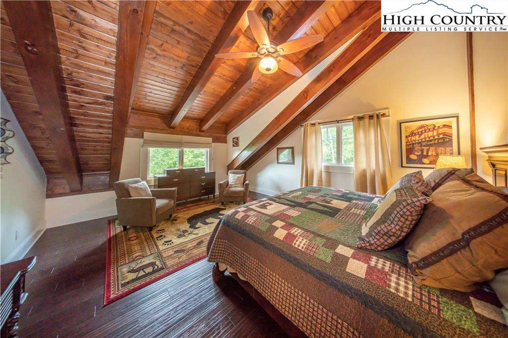 Image number 7 for the current listing