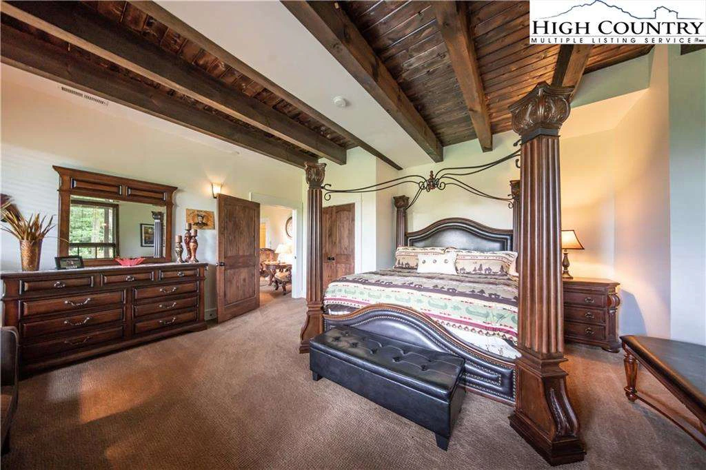 Image number 12 for the current listing