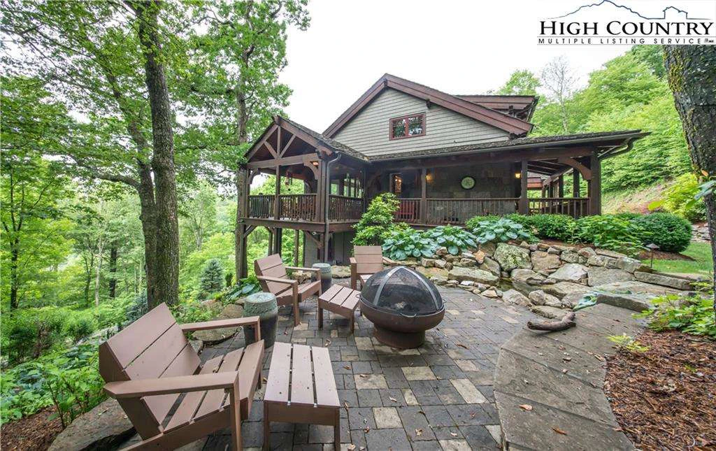 Image number 18 for the current listing