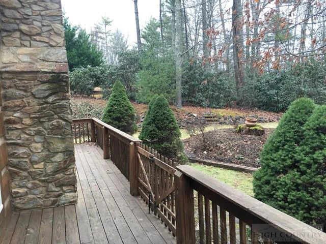 Image number 13 for the current listing