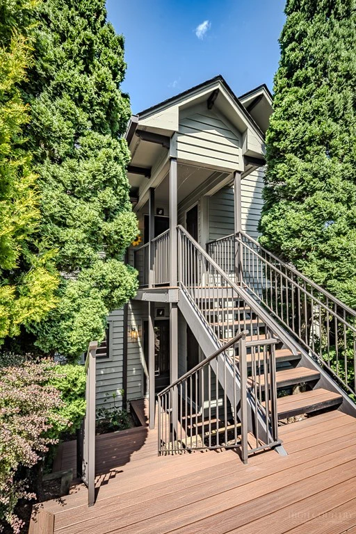 Image number 2 for the current listing