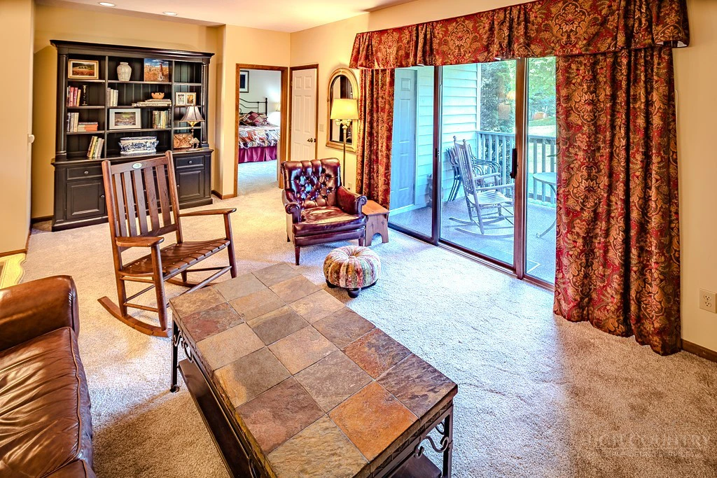 Image number 11 for the current listing