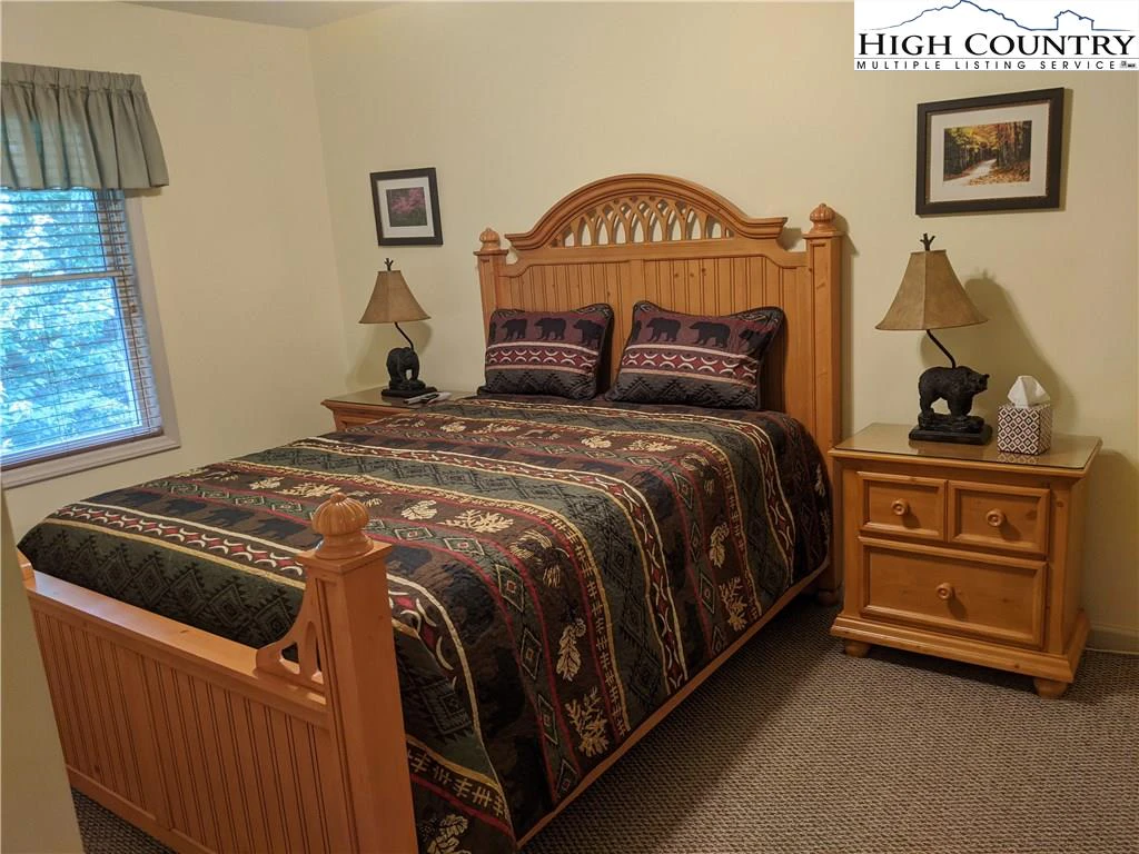 Image number 14 for the current listing