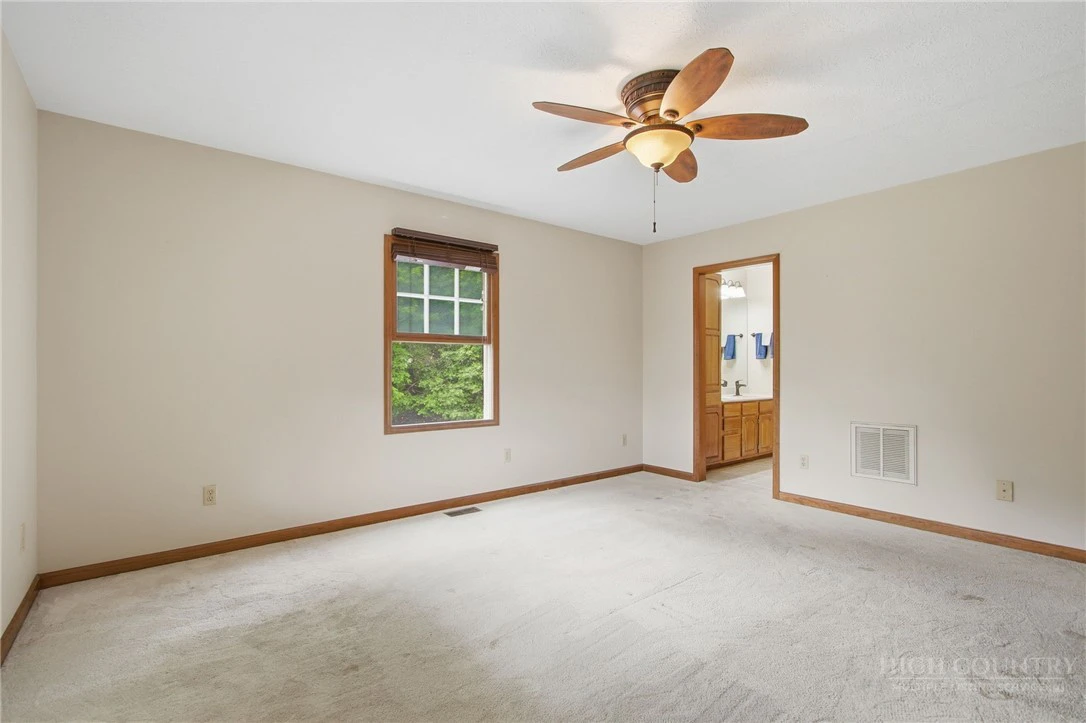 Image number 10 for the current listing