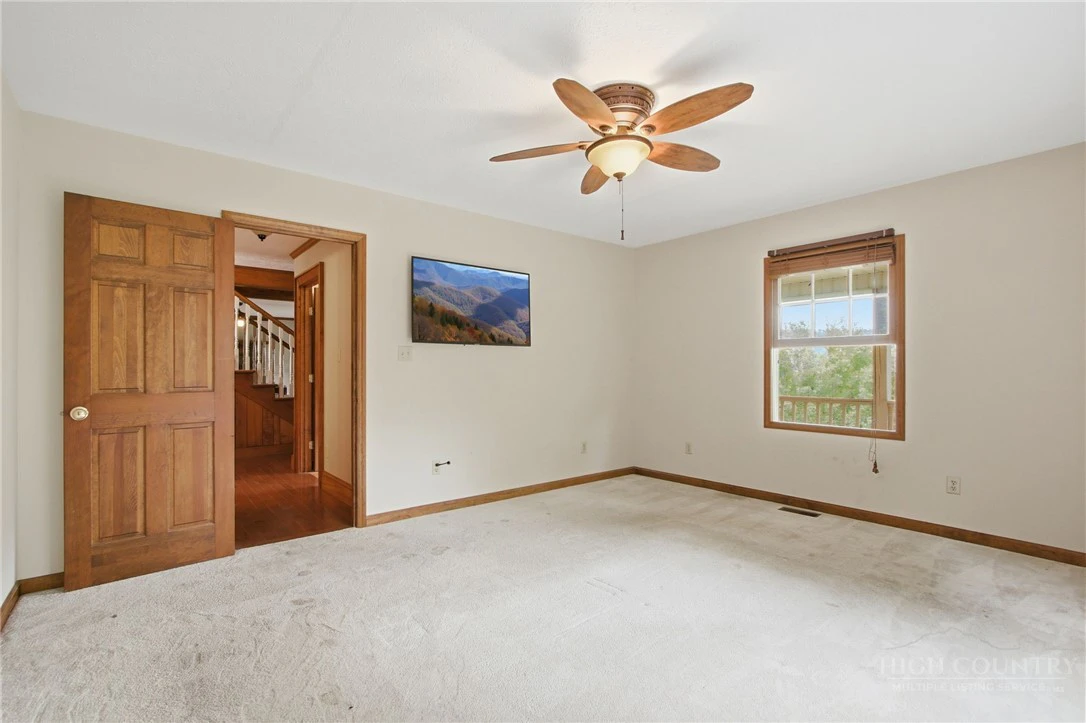 Image number 12 for the current listing