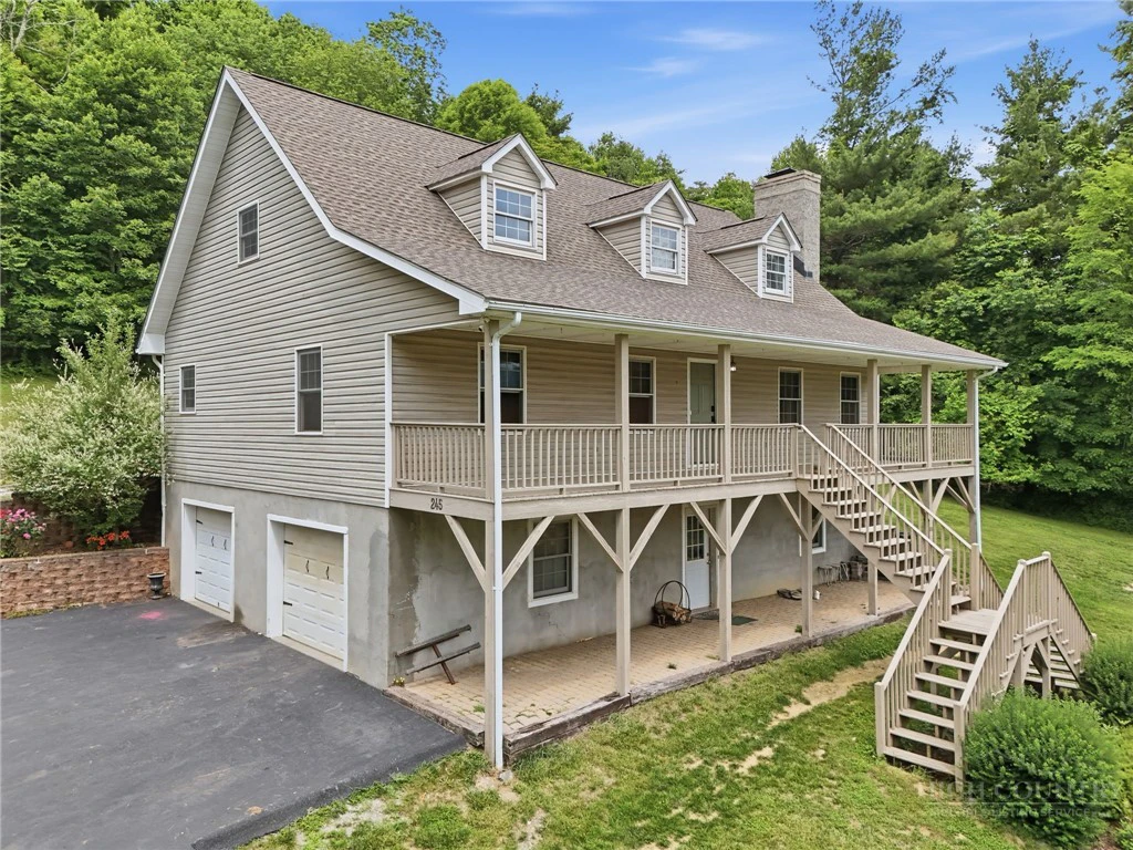 Image number 1 for the current listing