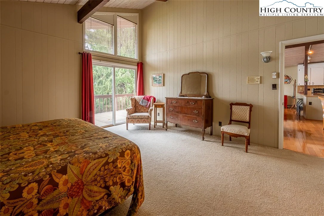 Image number 15 for the current listing