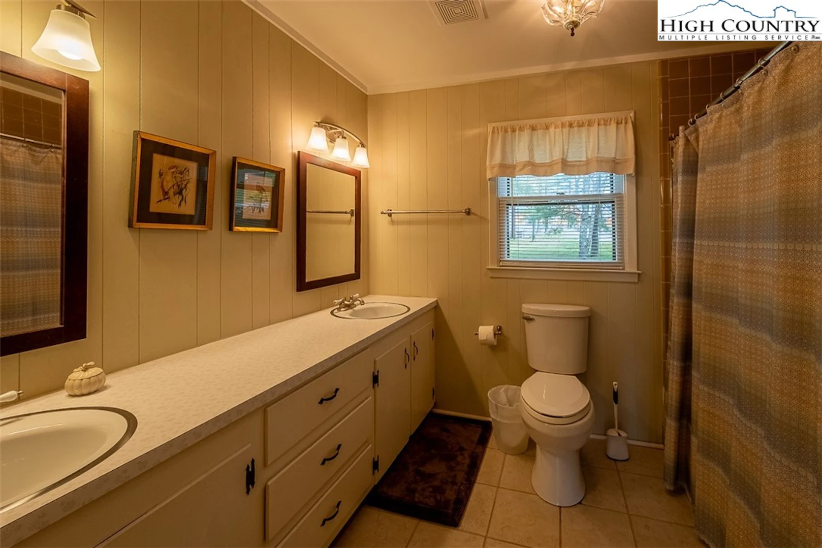 Image number 14 for the current listing