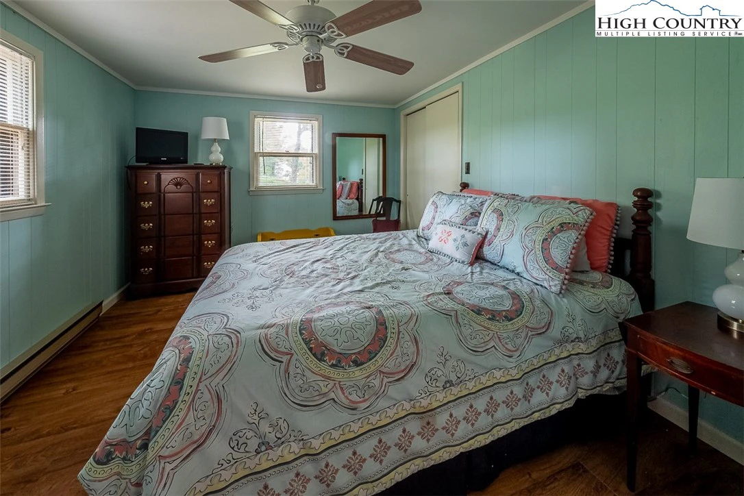 Image number 6 for the current listing