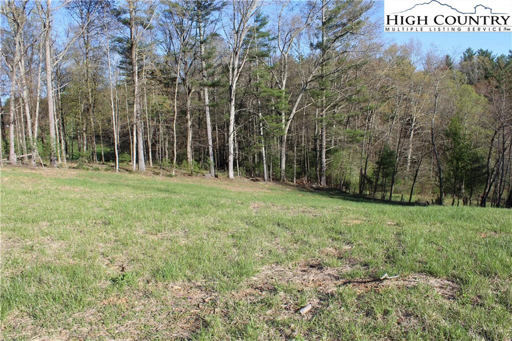 Image number 17 for the current listing