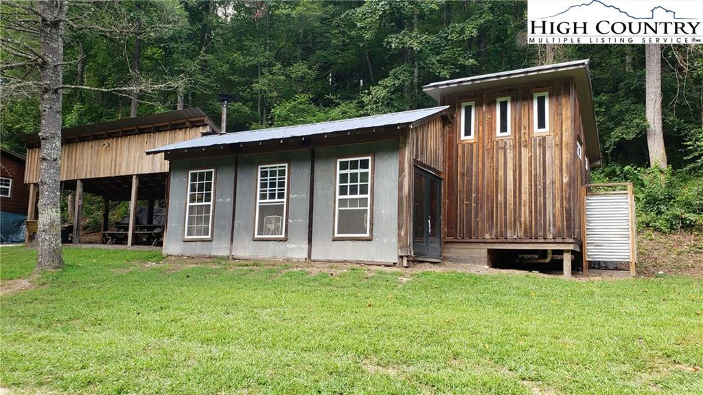 Image number 3 for the current listing