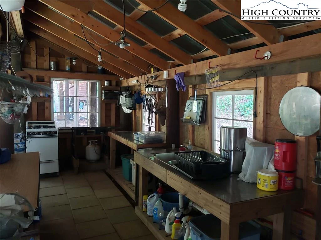 Image number 5 for the current listing