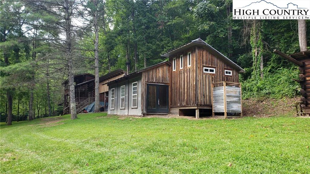 Image number 13 for the current listing