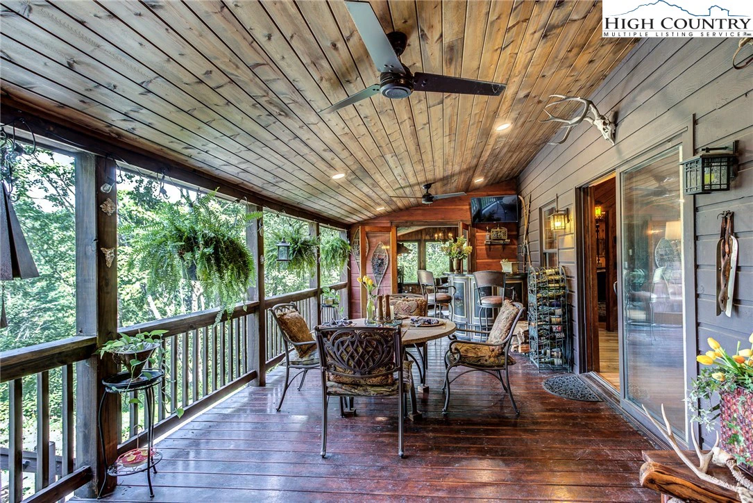 Image number 5 for the current listing