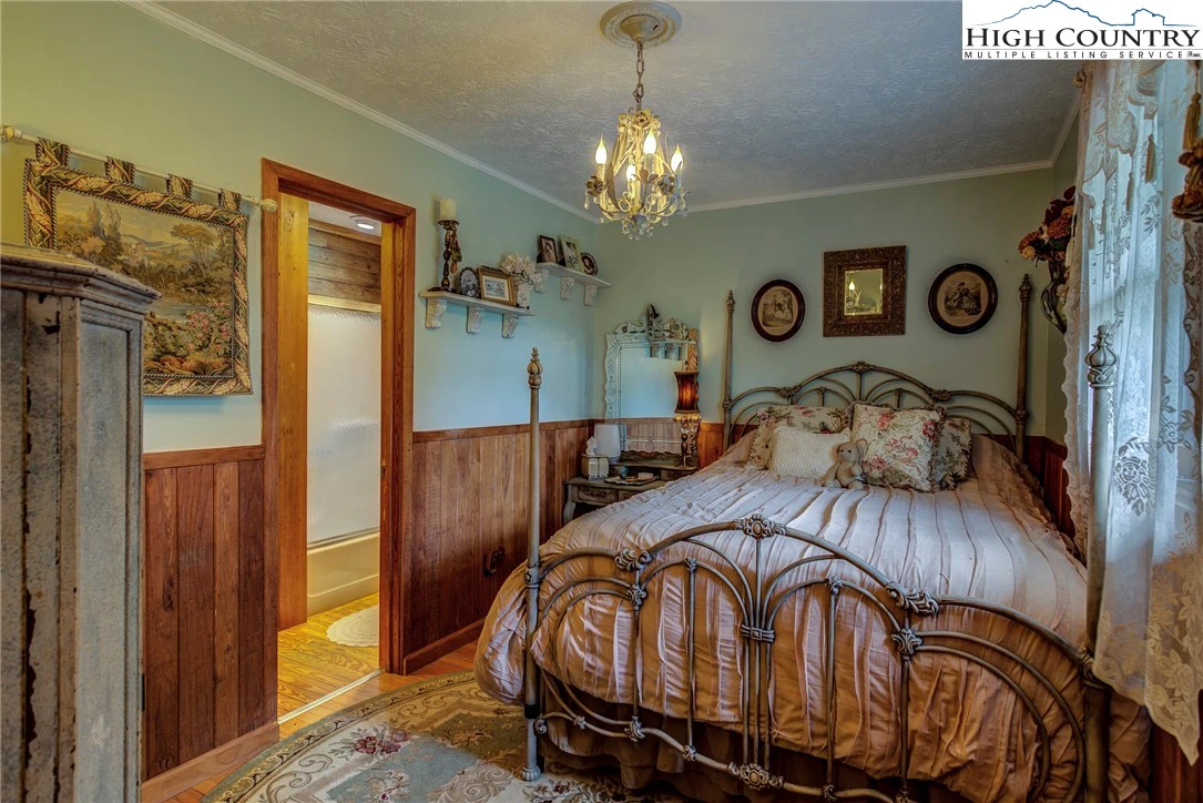 Image number 7 for the current listing