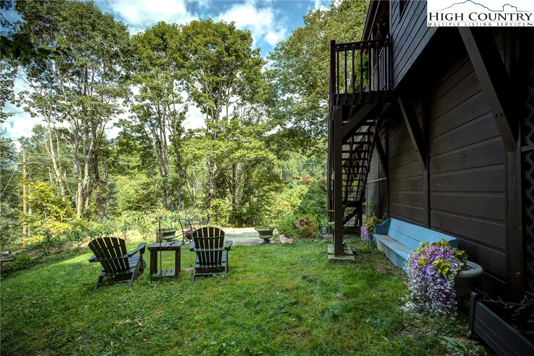 Image number 19 for the current listing